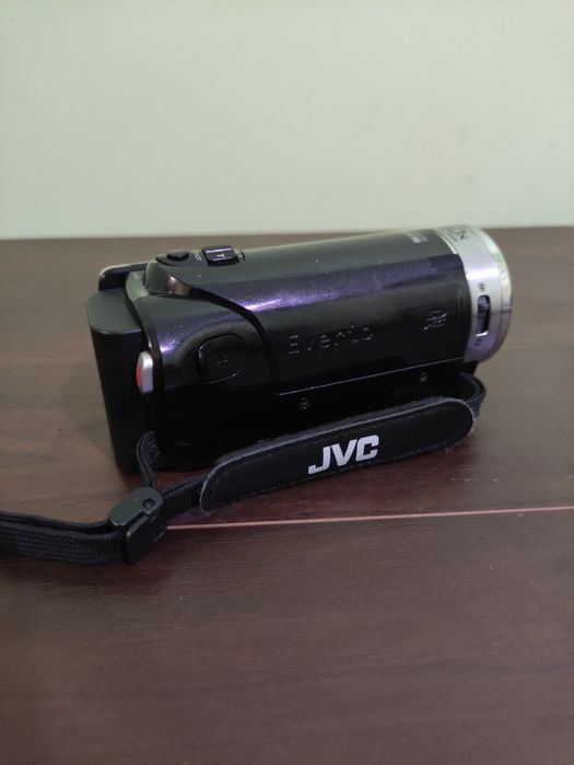 Видеокамера JVC GZ-E205BE