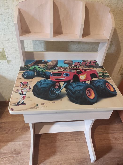 Растущий столик и стул парта