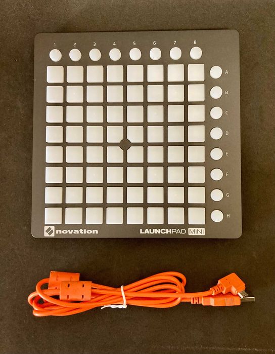 Novation Lauchpad Mini. Como novo e sem riscos. Licença do Ableton Live Lite.