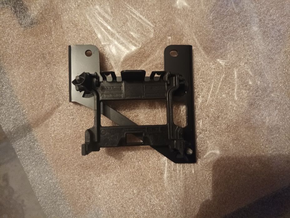 Mocowanie Radaru Przód Komplet z Blachą Mocującą Vw,Seat,Audi ,Skoda OE nr 5G0 998 561
