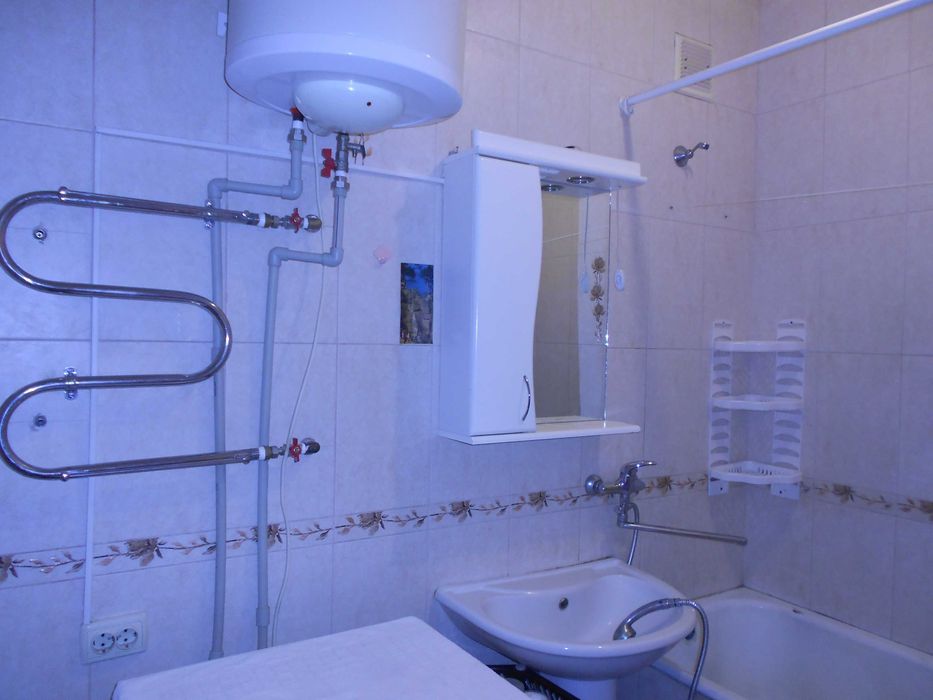 Сдам  2 кімнатну квартиру в центрі міста