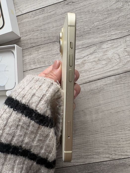 iPhone 15 yellow 128GB