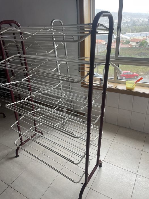 Prateleiras variadas