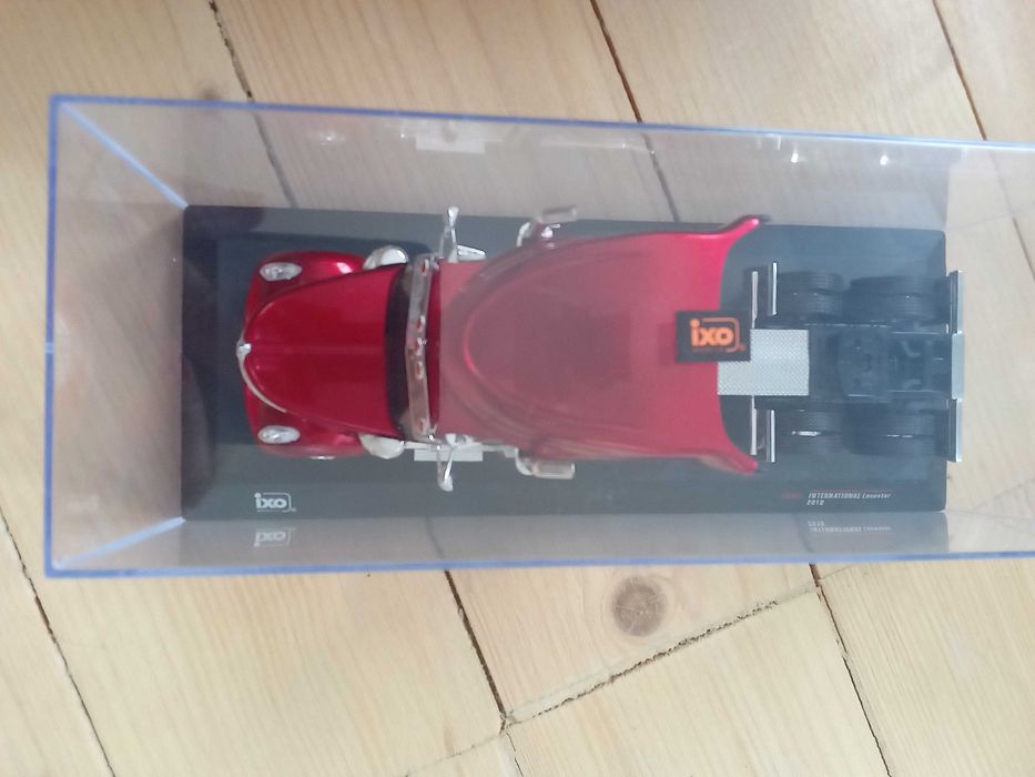 Модель авто TR103 1:43