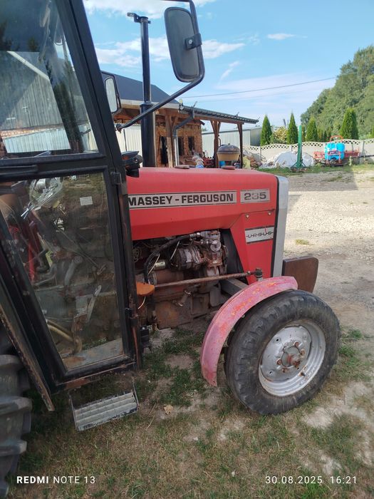 Massey Ferguson 235