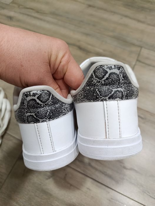 Кросівки Adidas білі