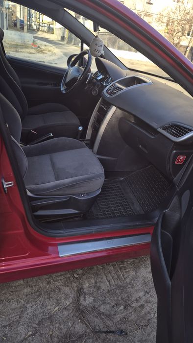Peugeot 207 продаж