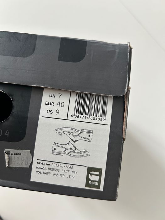 Sapatos de pele azul