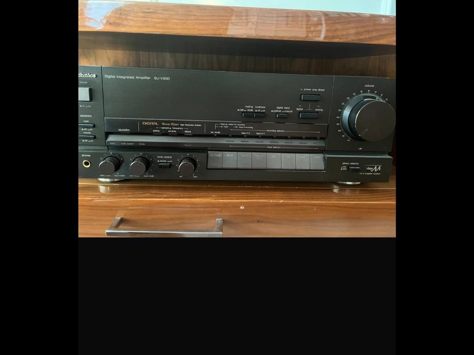 Legendarny wzmacniacz Technisc SU-V90 D