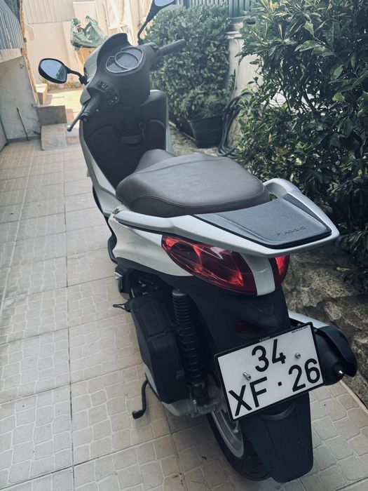 Scooter PIAGGIO Medley 125 - 140 kms