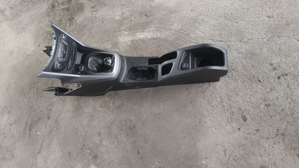 Tunel środkowy Ford B Max