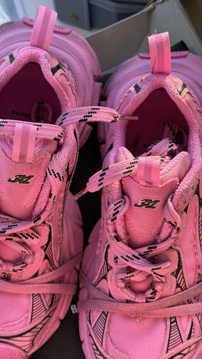 Balenciaga pink