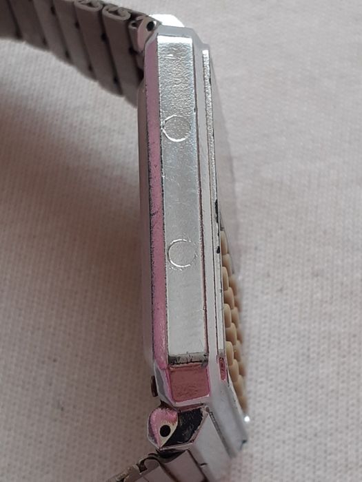 Zegarek Levis z PRL-u z kalkulatorem