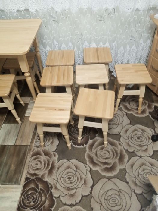 Продам стульчики  (табуретки) дерево закарпатський бук