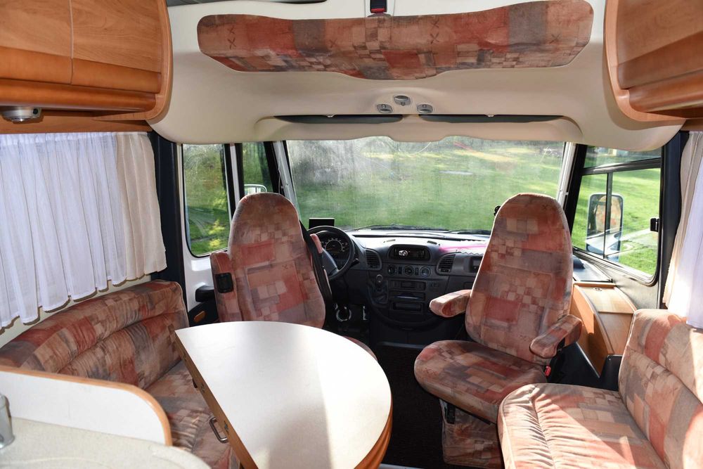 Kamper integra Mercedes-Benz Esterel 2,7 cdi