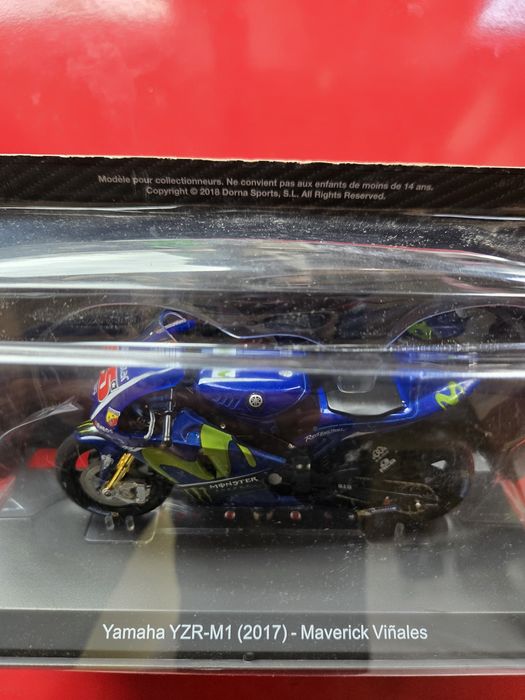 Yamaha YZR - M1 Maverick V. 2017 Miniatura