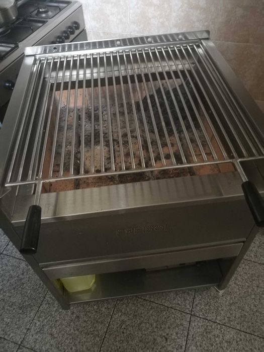 Churrasqueira usada em inox /feita por medida