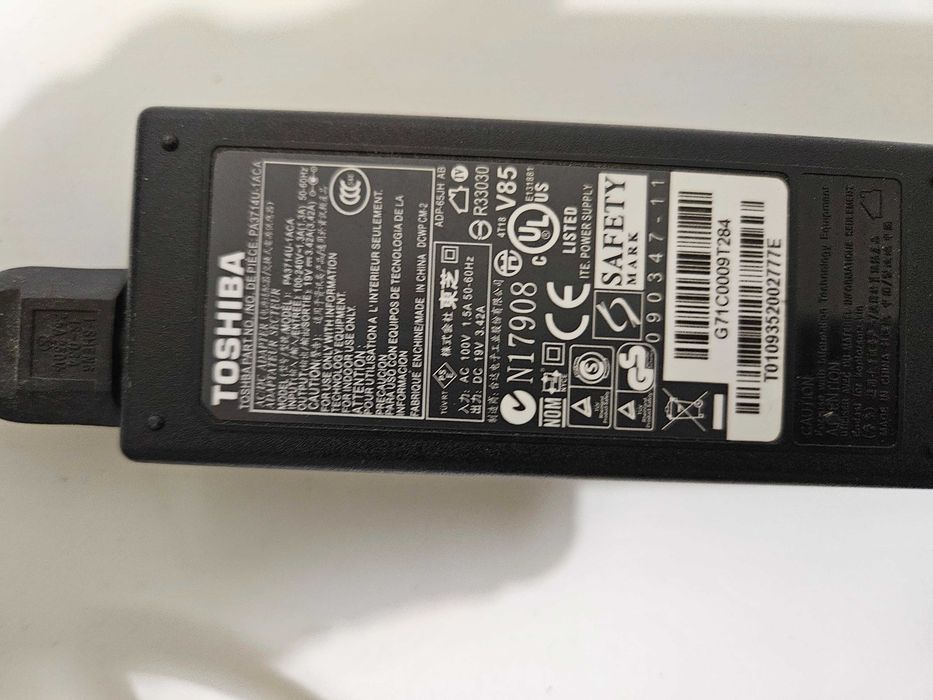 Zasilacz TOSHIBA PA3714U-1ACA 19v 3,2A