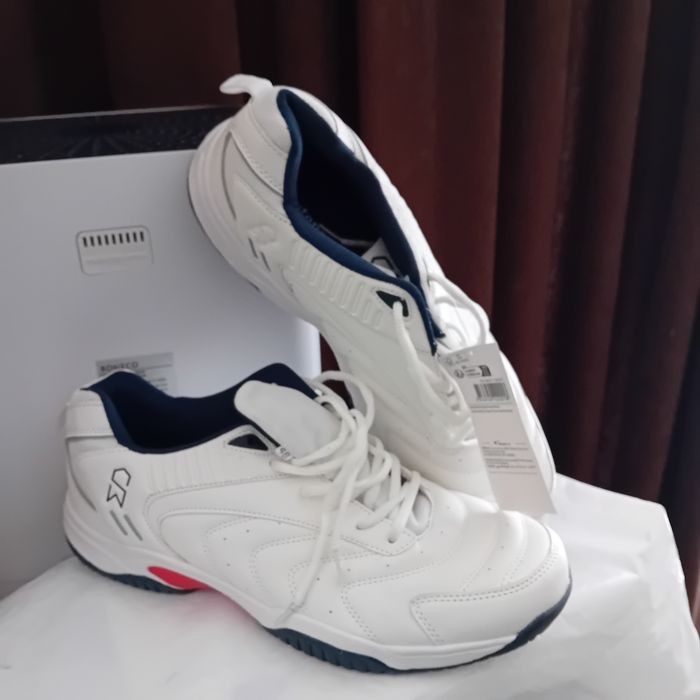 Кросівки чоловiчі низькі