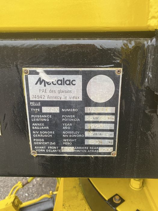 Погрузчик -экскаватор