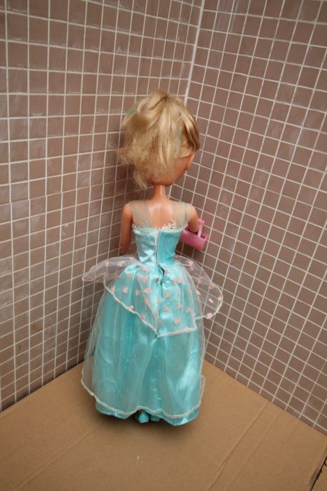 Boneca pequena 37 cm , ótima para fazer penteados