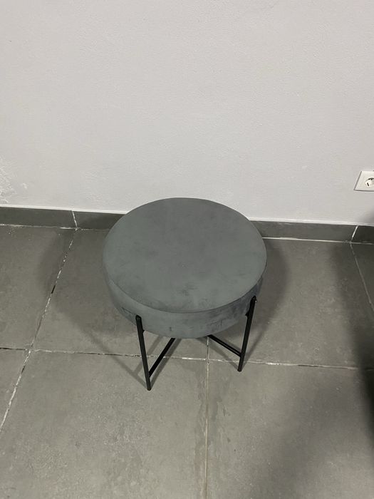 Banco de apoio de sala