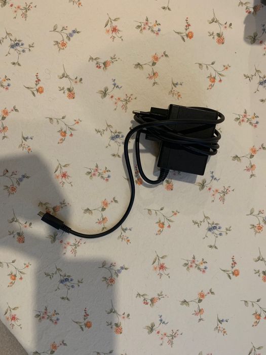 Nintendo Switch em ótimo estado com comando extra, caixa original