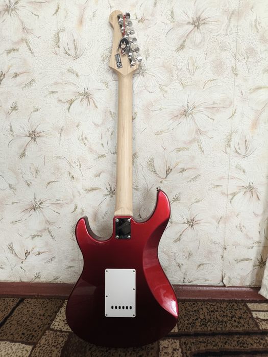 Гитара yamaha pacifica 012