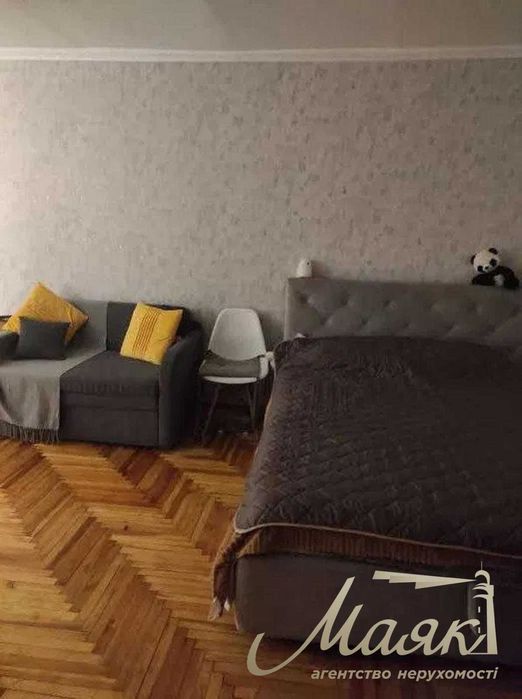 Продаж 1 кімнатної кварири Дніпровський район, вул. Весніна