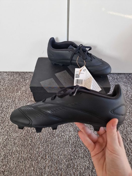 Korki Adidas Predator czarne rozm. 37,5 / 38