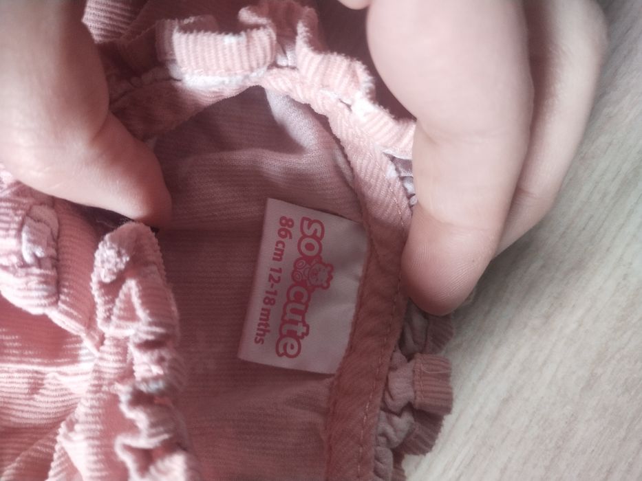 Różowa sukienka flanelowa z falbankami Pepco 86