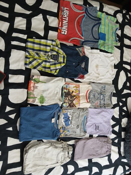 T-shirt e calcoes 5/6 anos