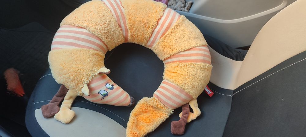 Подушка підголівник автоледі