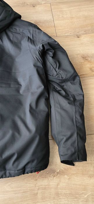 Męska czarna kurtka narciarska marki Salomon, rozmiar L