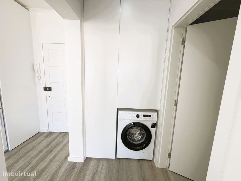 Apartamento T1 Renovado para Arrendamento no Centro de Santa Cruz -...