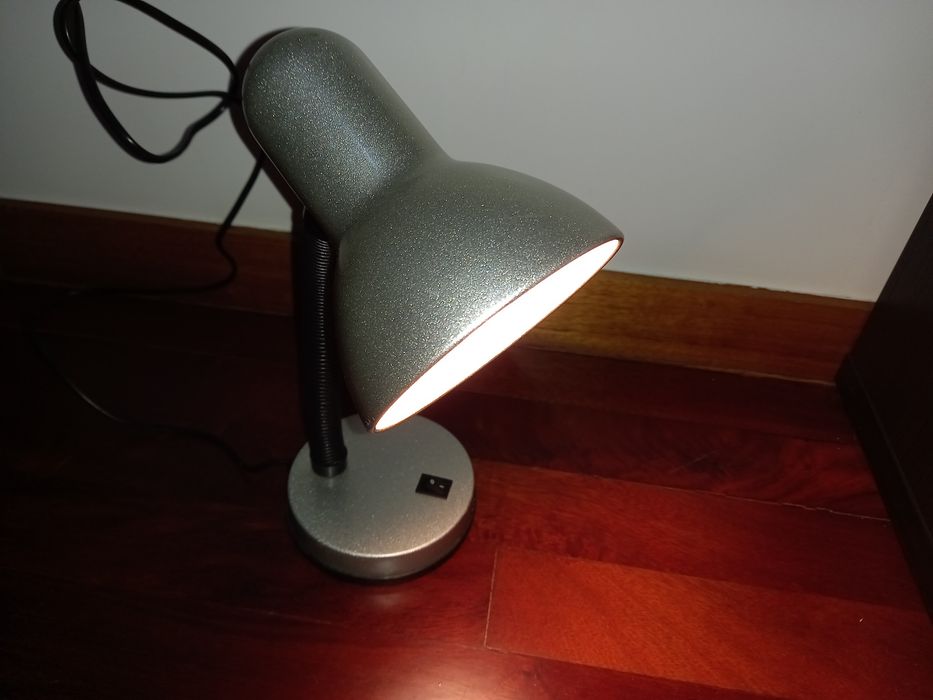Candeeiro de mesa - Como novo64862733265538123