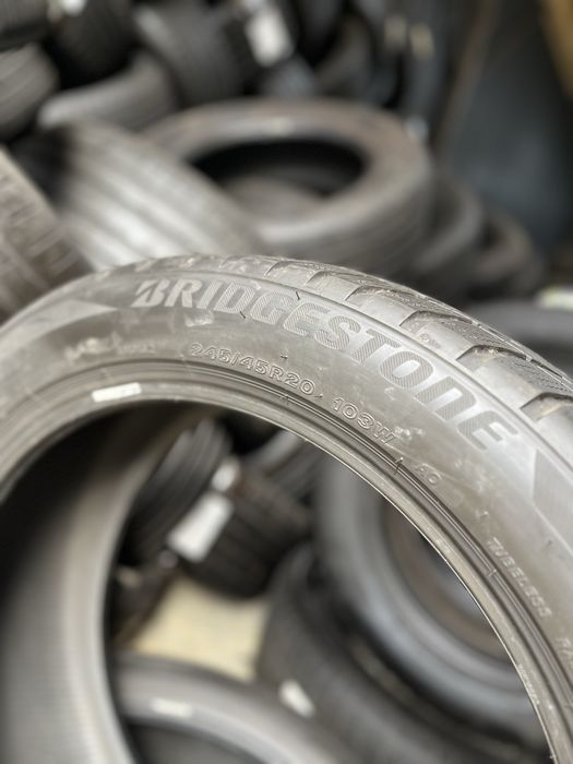 245/45 R20 2 шт. Bridgestone Blizzak LM001