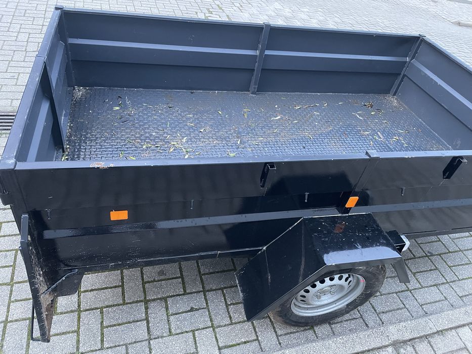 Atrelado robusto em excelente estado