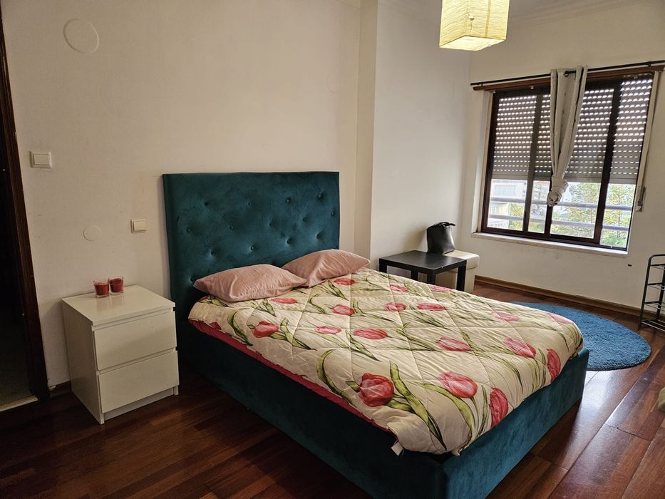 Quarto para casal na Ramada em  Odivelas