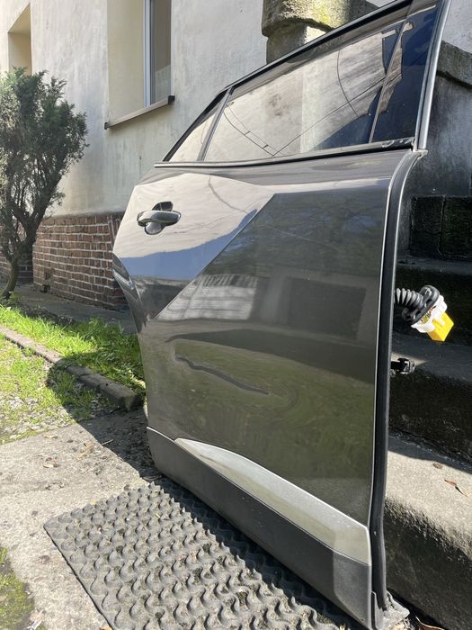 Drzwi lewy tył peugeot 2008 II EVL