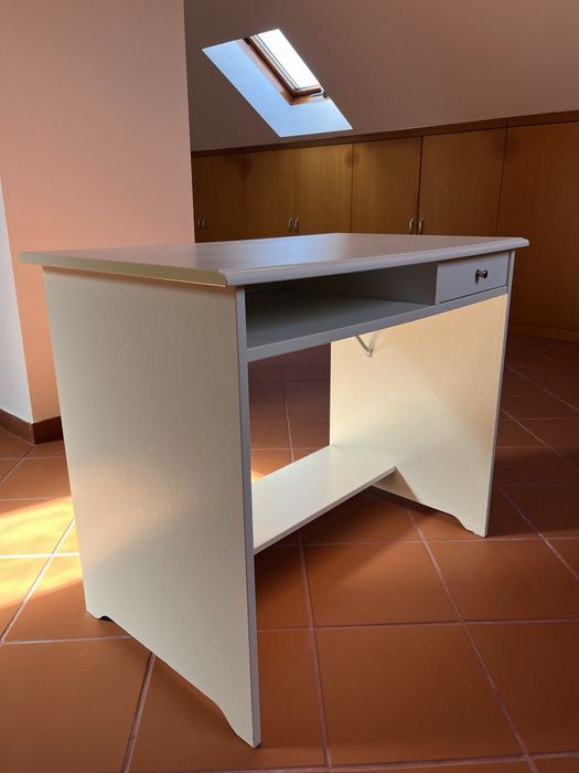 Secretária branca com Gaveta e Prateleira- IKEA