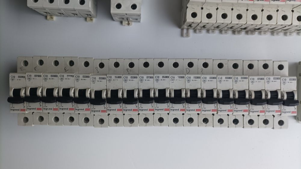 Material para quadro elétrico