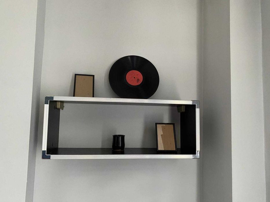 Zestaw mebli w stylu rockowym