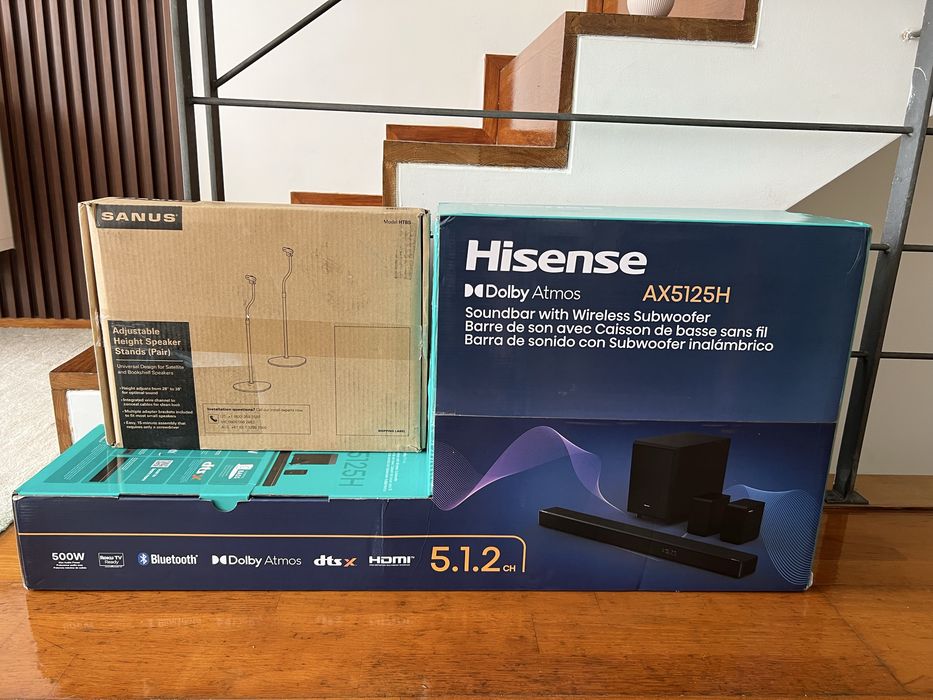 Home Cinema/ Soundbar Hisense 5.1.2 Dolby Atmos (AX5125H) + Suportes Sanus – Como Novo!