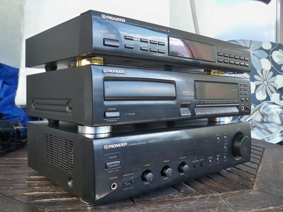 wieża Pioneer wzmacniacz A-203 odtwarzacz CD PD-103 tuner F-202