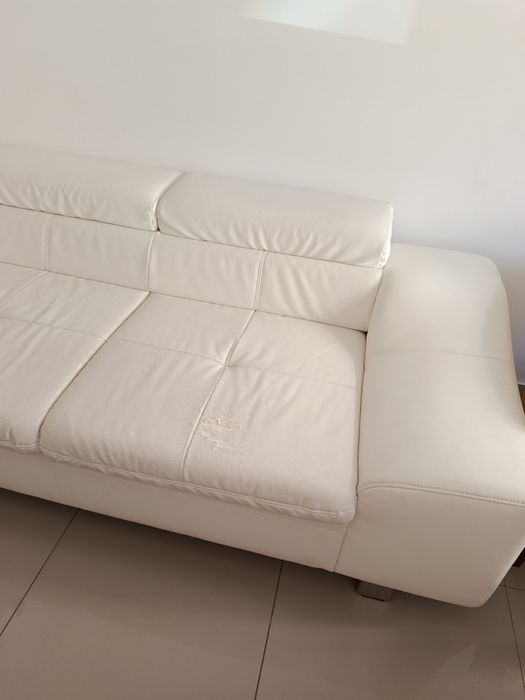 Sofa em pele branco