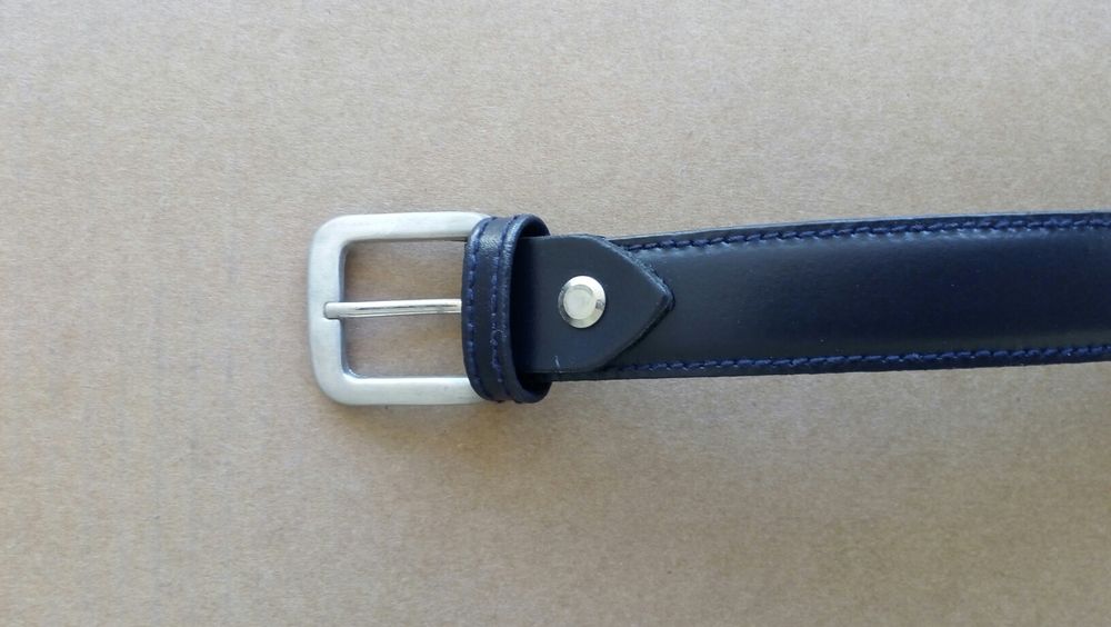 Cinto em pele 70 cm menino azul escuro como novo