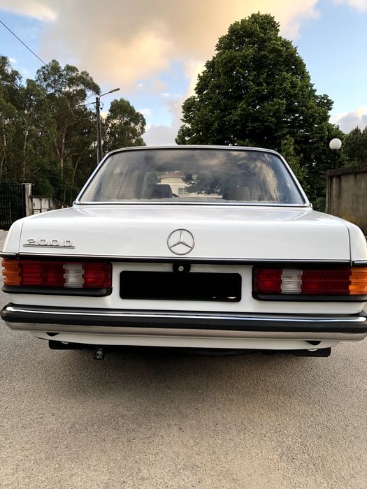 Mercedes-Benz W123 200D