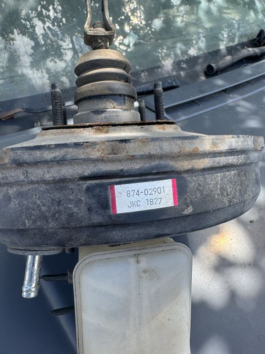 Вакуумный усилитель тормозов в сборе Toyota Yaris 1,3 1999-2004г.
