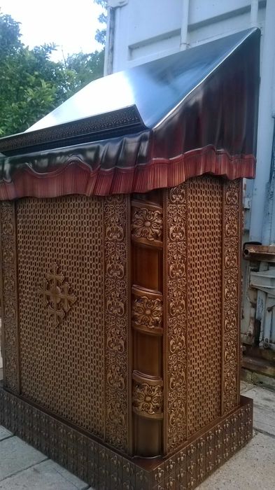 Напольный центральный аналой